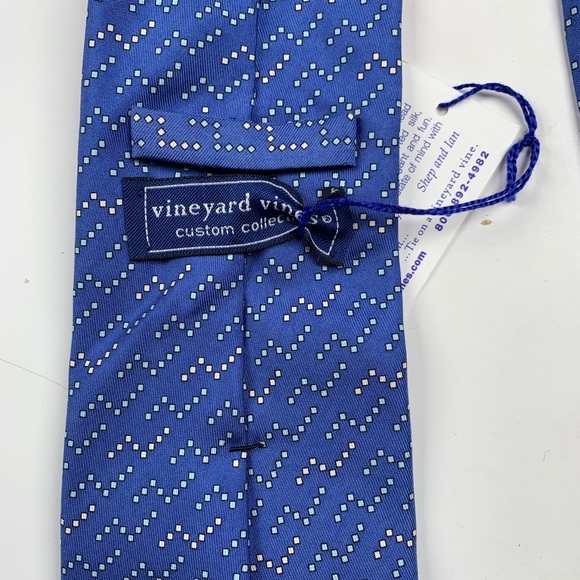 Vineyard Vines Silk Men’s Tie Interactive Data 1Z - Picture 4 of 5